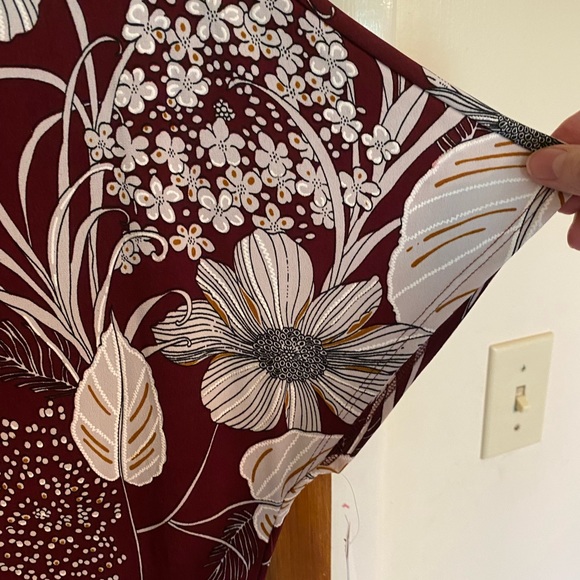 Short sleeve below knee dress in floral print w/front overlay/tie, NWT - Picture 10 of 16